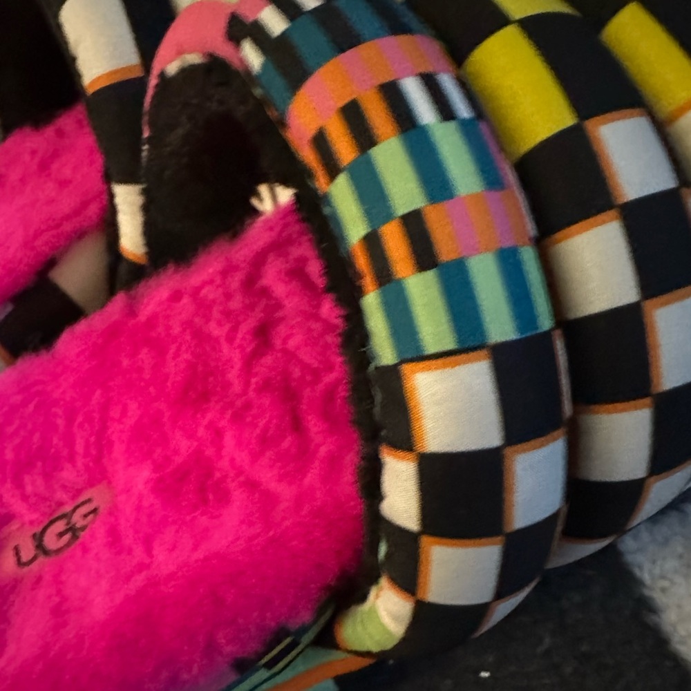 Ugg Maxi Checks Platform Slides Size 8 - image 4